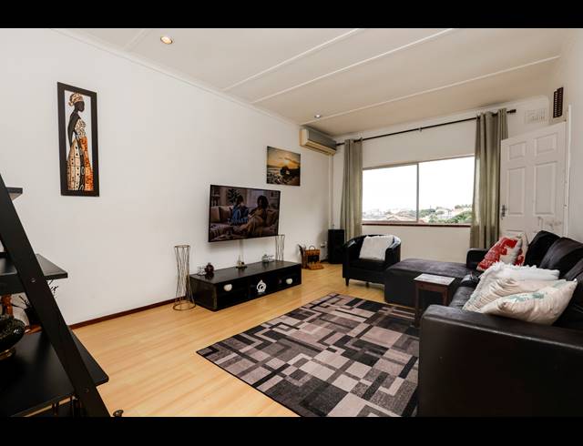 1.5 BEDROOM APARTMENT FOR SALE IN MUSGRAVE
